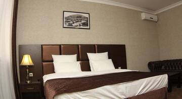 Фото номера Полулюкс Гостиница Orient Hotel г. Пятигорск 4
