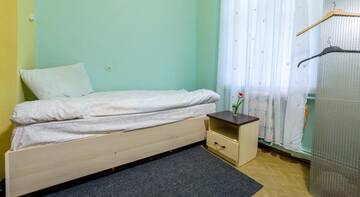 Фото номера Двухместный номер с 2 отдельными кроватями и общей ванной комнатой Гостиница Хостел Централ г. Пятигорск 6