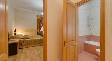 Фото номера Стандартный люкс Гостиница  Like Пятигорск г. Пятигорск 2