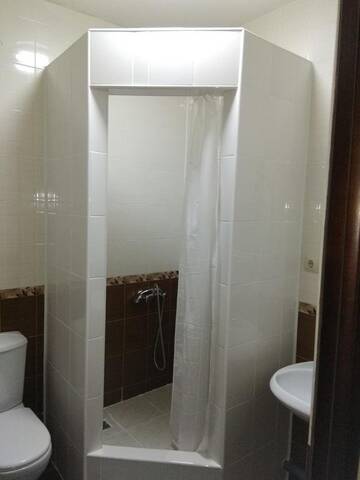 Фото номера Двухместный номер с 1 кроватью Гостиница SAUNA DVIN г. Пятигорск 4